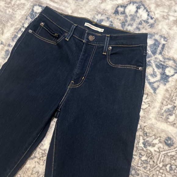 Levi’s 724 High Rise Straight Women's Dark Blue Jeans - Picture 2 of 7